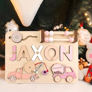 Tablero de actividades de madera con nombre personalizado y clavijas, actividad sensorial Montessori para niños pequeños, regalo perfecto para bebé niño y primer cumpleaños.