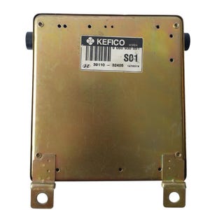 Op de afbeelding: Een rechthoekige, goudkleurige elektronische regeleenheid (ECU) met zwarte bevestigingsmiddelen. De ECU heeft een label met de tekst "KEFICO KOREA" en bevat een streepjescode en de tekst "S01". De unit heeft montagebeugels.