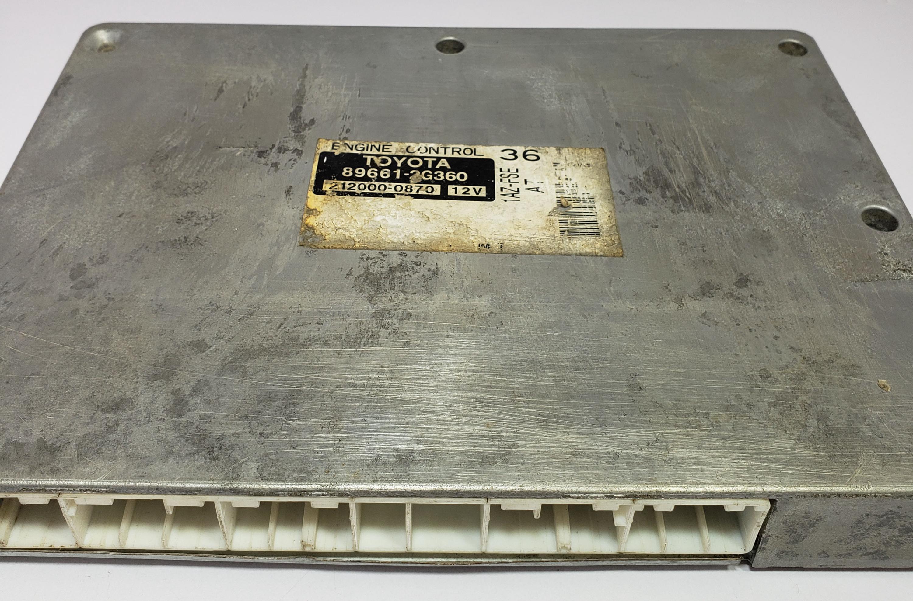Engine Control Unit Toyota Avensis UA-AZT250 89661-2G360 212000