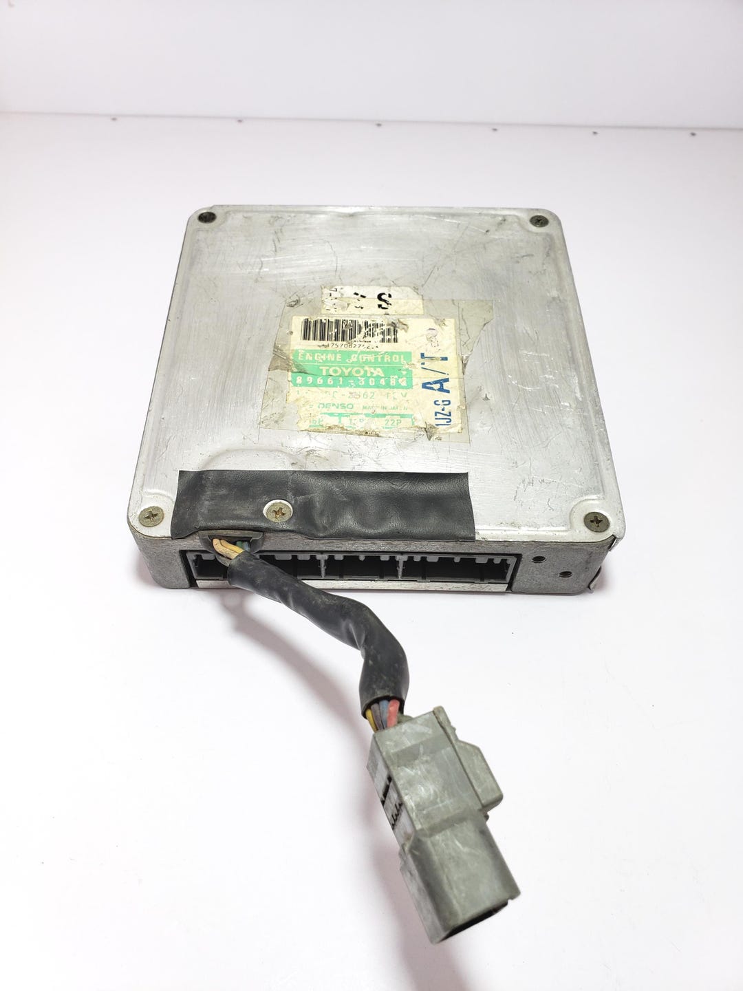Toyota Engine Control Unit ECU ECM 89661-30480 | Denso 175700-2762