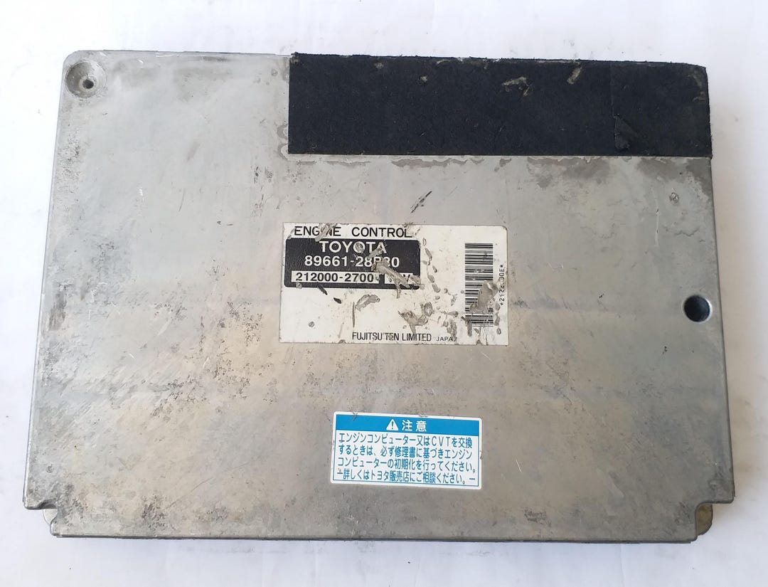 Toyota Noah ECU DBA-AZR65G 89661-28B30 | Engine Control Unit ECM