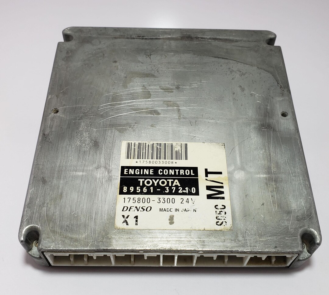 ヒノ　デュトロ　TOYOTA ダイナ エンジンECU 89561-37210 エンジンコントロールユニット日野デュトロ XZU347M 89561-37210