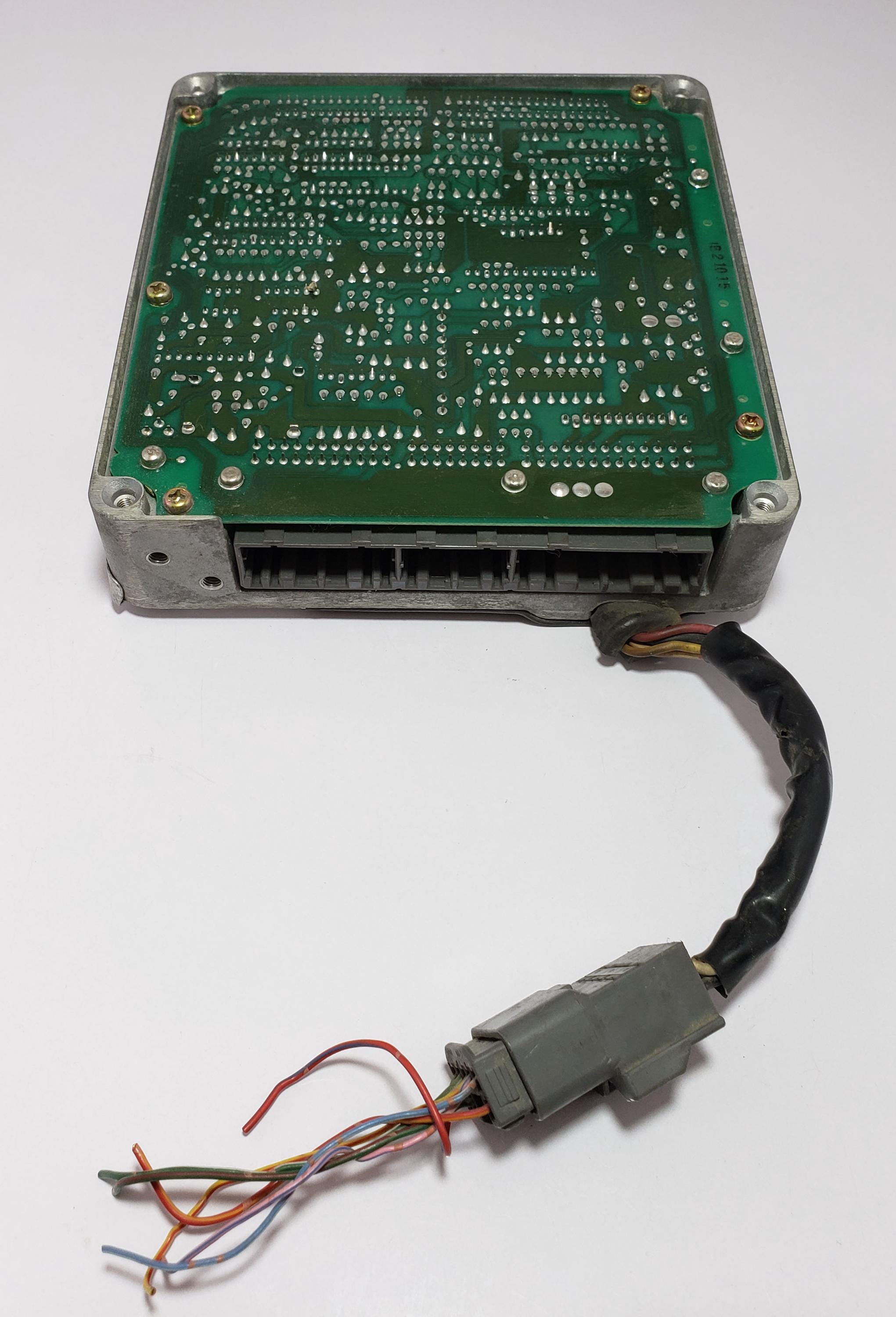 Toyota 1UZ-FE ECU Engine Control Unit 89661-30432 | Denso 175000 