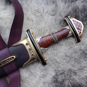Handgesmeed Sutton Hoo Viking-zwaard – patroon gelast mes, gouden cloisonné-replica
