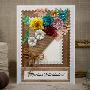 Handgemachte Blumenstrauß Karte - "Muchas Felicidades!" - 150x200 Einzigartige Grußkarte - Anpassbare Sprache, Geschenk für jeden Anlass, Spanische Karte