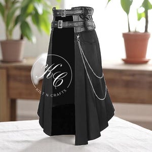 Men’s Gothic Warrior Pleated Skirt – Medieval Roman Cosplay Kilt | Punk Festival Streetwear for Alternative Fashion