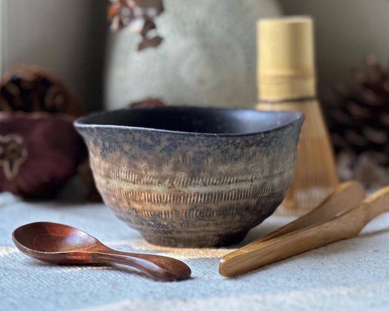 Textured Black Matcha Tea Set | Japanese Chawan with Whisk, Tongs and Spoon afbeelding 1