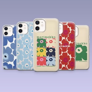 Könnte beinhalten: Eine Auswahl an Handyhüllen mit floralen Mustern und dem "marimekko"-Logo. Die Designs umfassen große blaue Blumen, ein Raster aus bunten Blumen und einen sich wiederholenden roten Blumendruck. Der Text "UNIKKO 60TH ANNIVERSARY" ist ebenfalls sichtbar.
