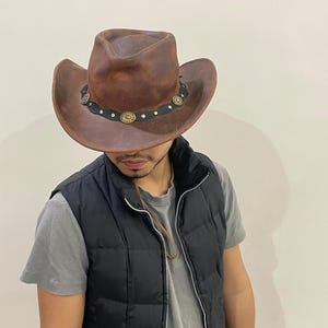Handcrafted Leather Cowboy Hats & Western Accessories – Vintage Style Ranch Wear for Men and Women – Outdoor Western Gear