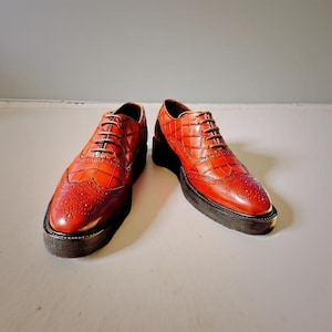Men&#39;s Leather Oxford Brogue Shoes with Chunky Sole | Handmade Dress Shoes | Croc Embossed Formal Footwear | Unique Wingtip Design