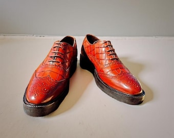Scarpe brogue Oxford fatte a mano in pelle stampata coccodrillo: suola spessa con punta a coda di rondine