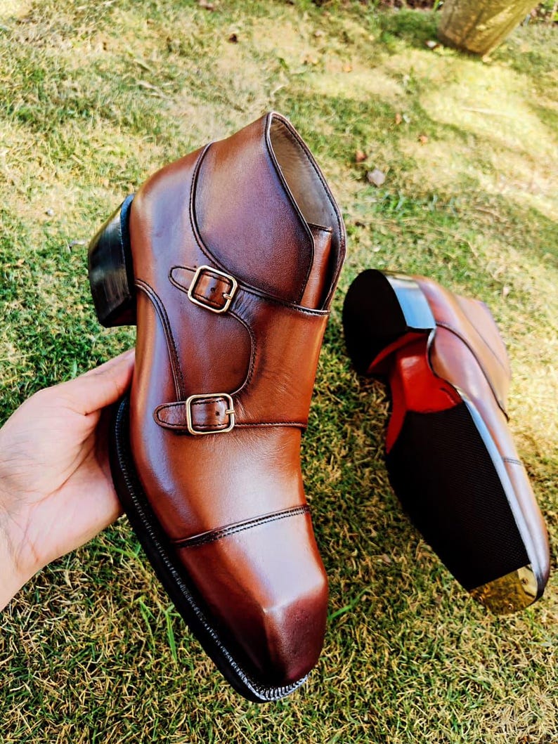 Stivali in pelle nera fatti a mano con doppia fibbia: scarpe da cerimonia con punta quadrata immagine 5