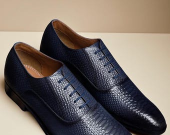 Handmade Blue Leather Oxford Shoes: Snake-Textured Dress Shoes