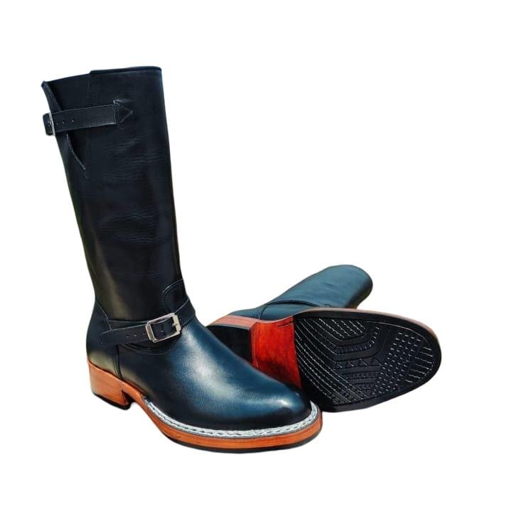 Handcrafted Leather Engineer Boots: Vintage Motorcycle Riding