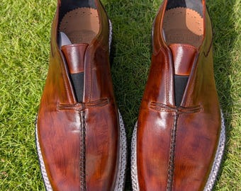Mocassini belgi da uomo in pelle marrone, scarpe eleganti slip-on con punta a grembiule, realizzate a mano.