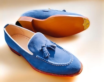 Handgemaakte blauwe suède loafer met kwastjes voor heren