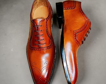 ハンドメイドの艶出しレザーオックスフォードドレスシューズ：セミブローグウェディングシューズ