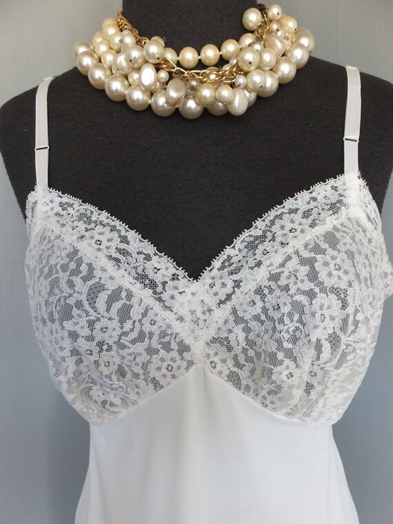 Vintage 50s/60s Slip, Van Raalte, White Lace Wigg… - image 2