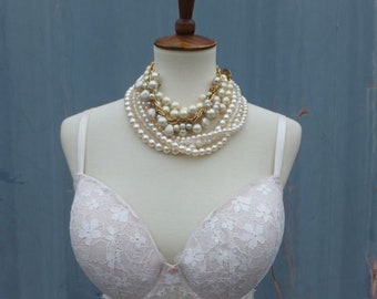 Lovely Lace Victoria's Secret Bra Slightly Padded w/Underwire size 34DDD