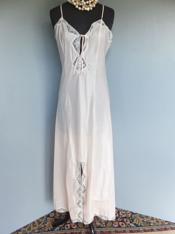 vintage 1960s nightgown or - Gem