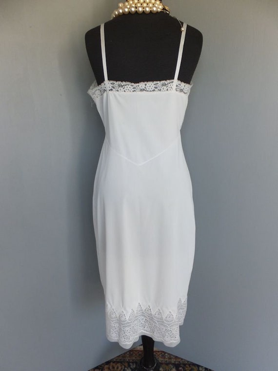 Vintage 50s/60s Slip, Van Raalte, White Lace Wigg… - image 8