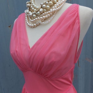 Vintage 50s Vanity Fair Glamorous w/Exquisite BOMBSHELL Bodice Feminine Ballet Length Pink Starlet Luxury Nightgown, 34 bust