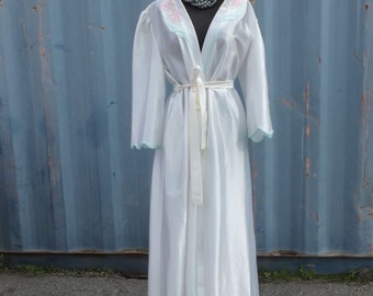 Vintage 1980s Lorraine Dressing Gown, Lingerie Lounge Wear, Bath robe Glamorous size  Medium