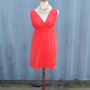 Vintage RED Chiffon Nightgown, BABYDOLL,  Lingerie, Size Small, Sassy & Feminine, Romantic, Playful 32-34 BUST