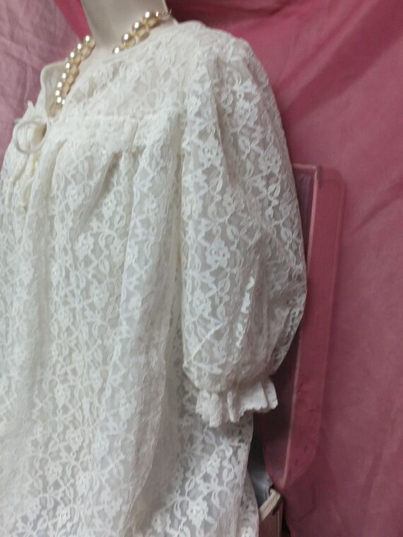 Vintage Robe, Beautiful Off White Lace Robe, Knee… - image 6