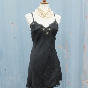 Vintage Black Baby Doll or Short Nightie w/lace trim,  Size EX Large