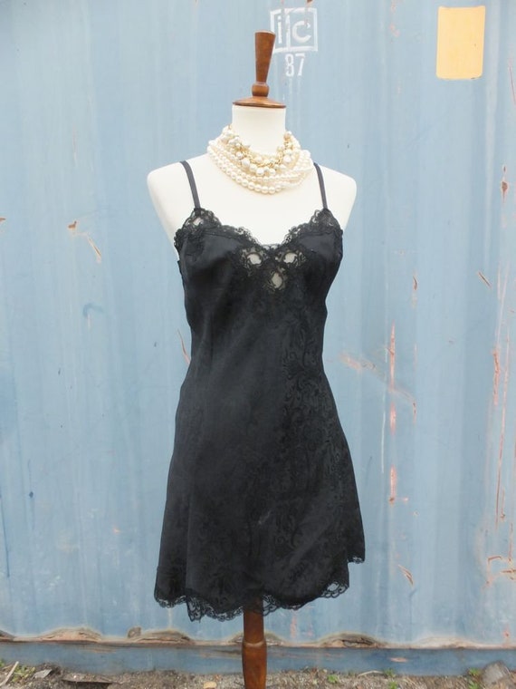 Vintage Black Baby Doll or Short Nightie w/lace t… - image 1