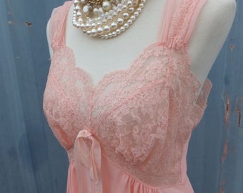 Vintage 50s Glamorous w/Exquisite Lace Bodice Feminine Womens Floor Length Peachy Pink Starlet Luxite Nightgown by Kayser, 36 bust