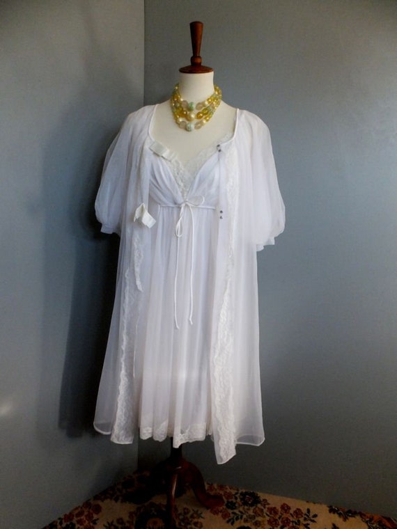 Vintage Nightgown, Neglige, Peignoir Set, Shadowl… - image 3