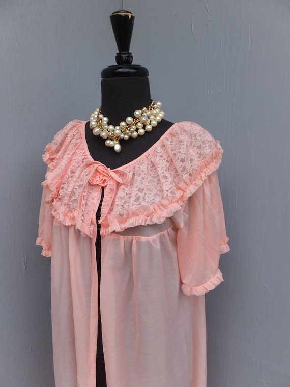 Vintage Pretty PINK Robe, Romantic & Feminine Robe