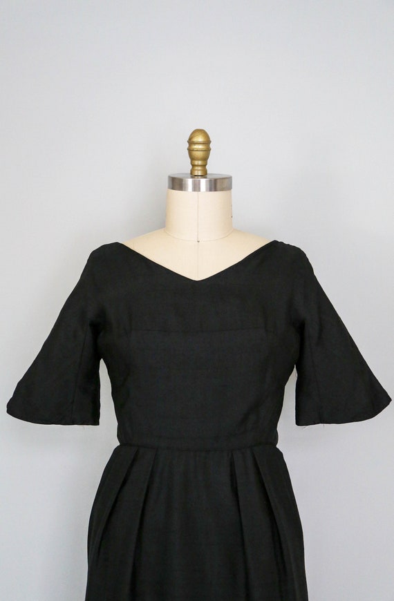1950s silk blend black dress | vintage fitted wai… - image 3