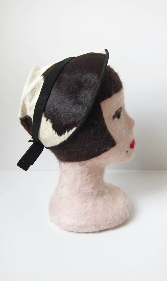 1940s chocolate & cream fur hat | vintage suede c… - image 3