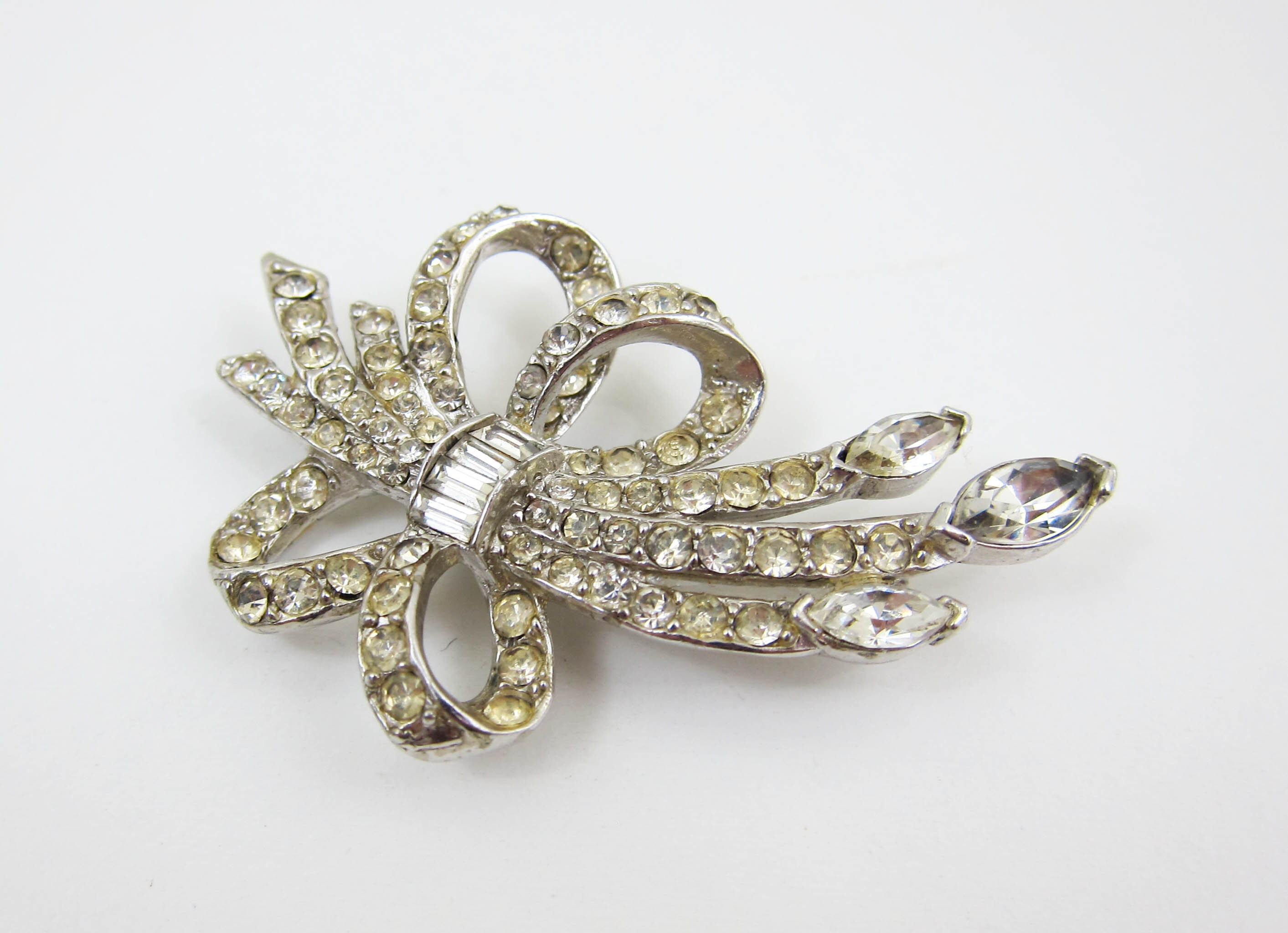1950s Bow Ribbon Rhinestone Bulb Dangle Brooch - Etsy