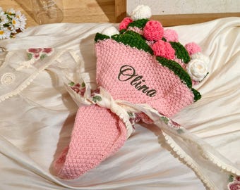 Manta de crochê personalizada com rosas – Lembrança com bordado de nome personalizado