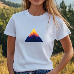 Mountain Sunset T-Shirt unisex, sunset mountains, minimalist T-Shirt with mountain motif for mountain lovers, nature lovers, hiking shirt