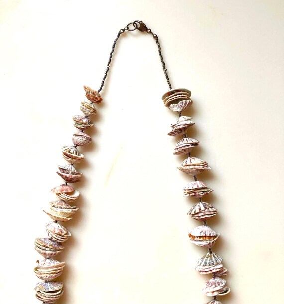 Handmade Hawaiian Keyhole Limpet Shell Necklace – Vin… - Gem