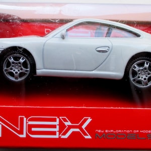 Porsche 911 Carrera S Coupe Diecast Model 1/43