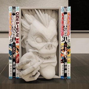 Ryuk Manga Book Nook – Diorama Death Note – Étagère décorative faite main – Décoration Shinigami – Cadeau pour les fans d'anime et de Death Note