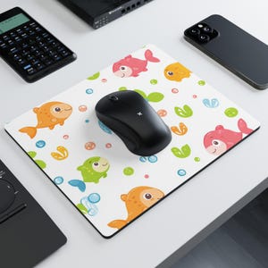 Joli tapis de souris amis sous-marins, sous-vêtement de bureau poisson coloré, décoration de bureau amusante, accessoire de chambre d'enfant, cadeau pour les amoureux de la mer