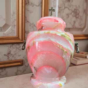 Elegant Pink Onyx Cremation Urn for Ashes Durable Natural Stone Urn Onyx Cremation Urn for Ashes Premium Solid Stone Urn for Adults