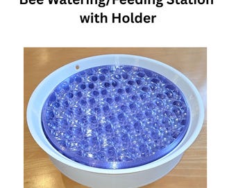 Bee Watering and Syrup Station with holder: 1 Quart Capacity, Drowning Prevention, PETG Material - grep3d