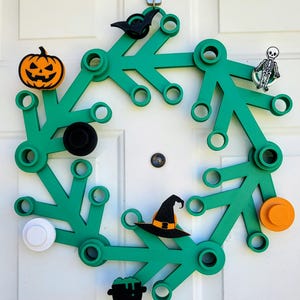 3D Printed LEGO Inspired Wreath