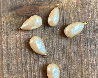 Vintage Miriam Haskell Large Baroque Drop in Cream