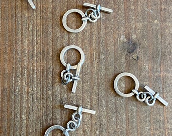 Small Cast Toggle Set in Aged Silver Finish