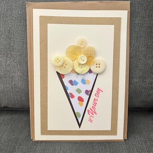 È il tuo giorno - Biglietto di auguri per gelato con bottone fatto a mano / Biglietto di auguri per tutte le occasioni / Stravagante e unico