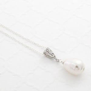 Swarovski Pearl Bridal Necklace on Sterling Silver, Teardrop Wedding Jewelry Necklace Gold / Silver, Bride Pendant Necklace Classic Delicate image 2